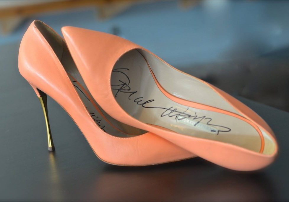 20901407_956096311198297_9082968811136668971_o Autographed item from Oprah Winfrey (item from 2017 Auction)
