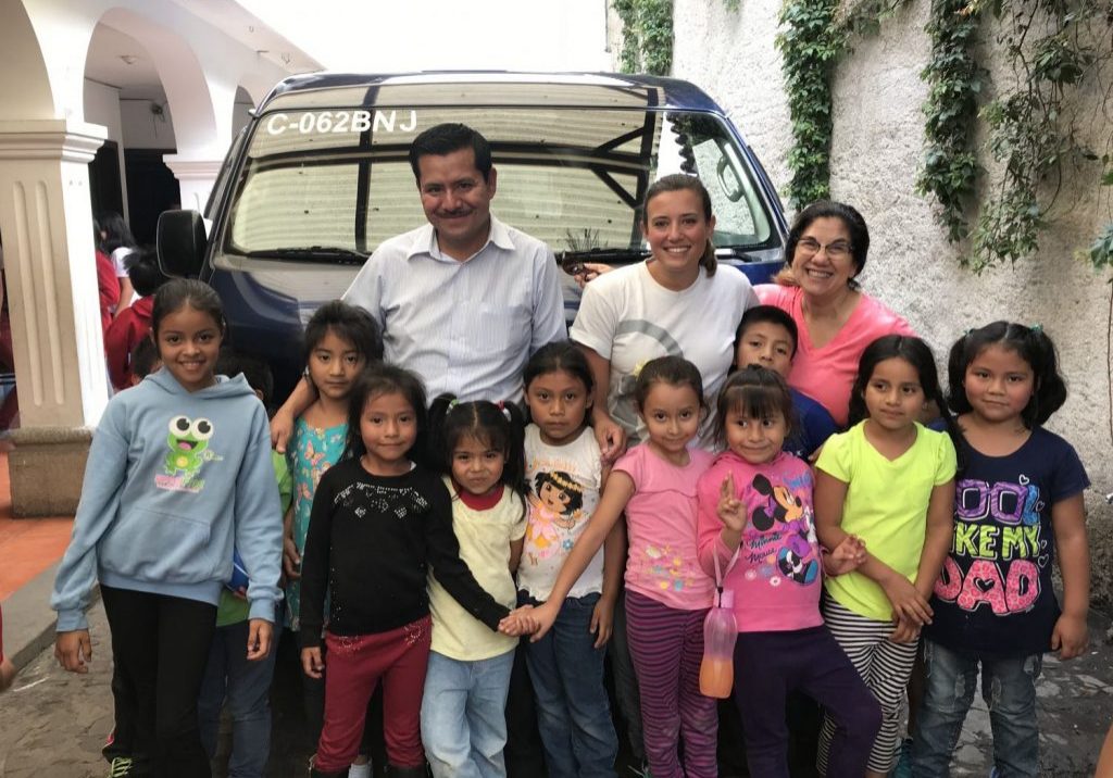 IMG_1953 Hernan Garcia brought the new microbus to Escuela Integrada on Wednesday, June 13, for the students and teachers to see. Hannah Nadeau, Paula Bohland and the children at school were very excited to see it.